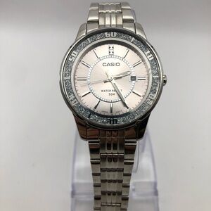 Casio Women’s Watch Silver Bezel (New Battery) Beautiful Water Resistance